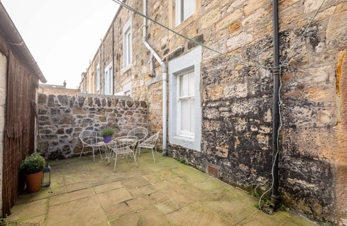 St Monans Cottage | Beautifully renovated 2 bedroomed apartment