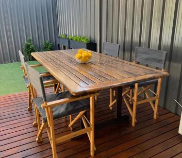 Glenelg Apartment | Beautifully renovated maisonette
