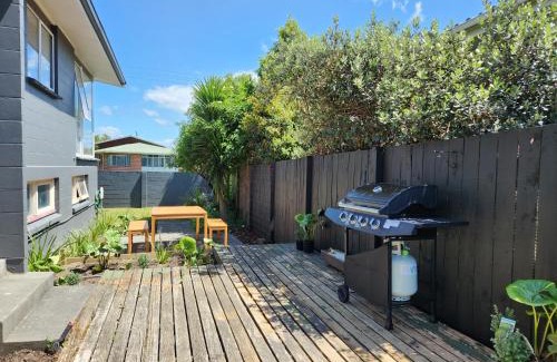 Blenheim House | Beautifully renovated townhouse, easy walk to CBD