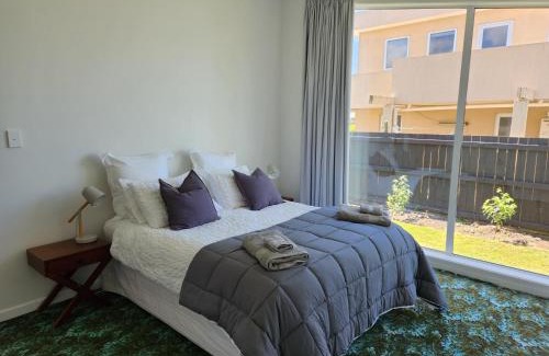 Blenheim House | Beautifully renovated townhouse, easy walk to CBD