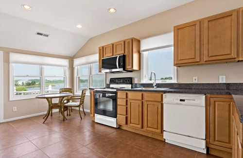 Misquamicut Condo | Beautifully Renovated 2 Bedroom Condo with Amazing Water Views