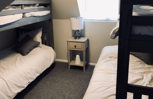 Kamas House | Beautifully Restored Farmhouse- Drive a little, save a lot