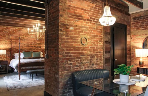 Gallatin Cottage | Beautifully Restored Historic Guesthouses /Boutique Finishes /Close to Nashville