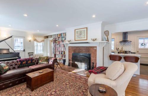 Manchester House | Beautifully Restored Home In Manchester Village