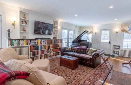 Manchester House | Beautifully Restored Home In Manchester Village