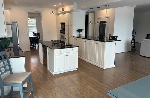 Prospect House | Beautifully updated 4BR river home in Prospect. Private dock. 2 car gr. EV chgr.