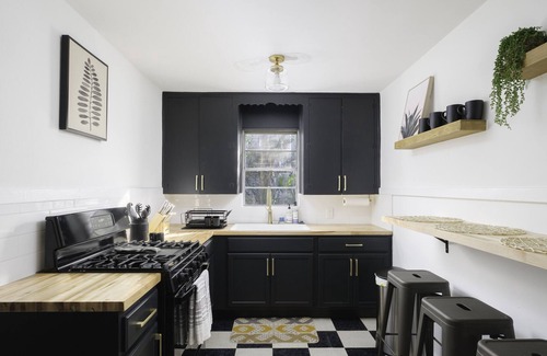 Duckpond House | Beautifully updated 2 bed/1 bath in Duck Pond