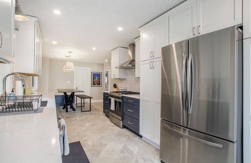 Harters Heights House | Beautifully updated Home- Walk to Notre Dame -sleeps 12