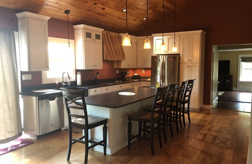 Dundee House | Beautifuly renovated 1840s farmhouse on the Keuka Lake wine trail.