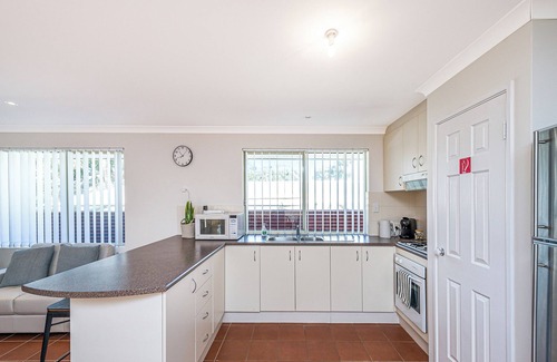 Guilderton House | Beauty And the Beach - Coastal Comfort at its best.
