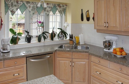Grand Bend Cottage | Beaver Dam Luxury Cottage: Large Beautiful Cottage, Hot Tub Included!