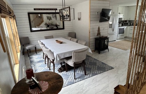 Whitingham House | Beaver's Bend Lakefront Retreat ~16 mi to Slopes & Pet Friendly!