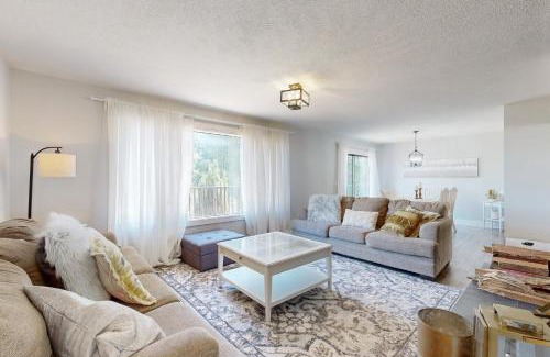 Beaverton House | Beaverton Bliss Retreat