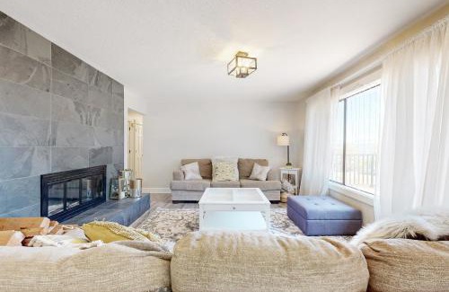 Beaverton House | Beaverton Bliss Retreat