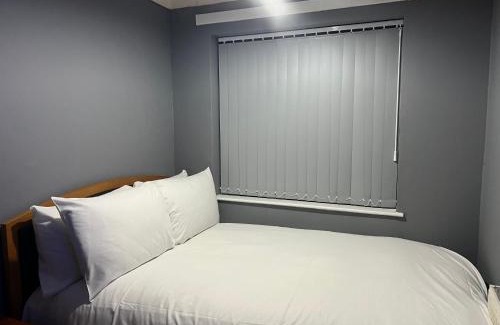 Castle Bromwich House | Becky's Lodge - Strictly Single Adult Room Stays - No Double Adult Stays Allowed
