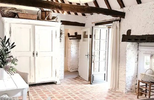 Tourtoirac Bed & Breakfast | Bed and Breakfast 'Domaine De Pragelier, Le Cottage' with Shared Pool