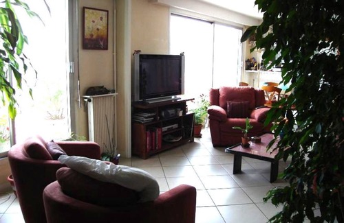 Quartier de la Chapelle Bed & Breakfast | Bed and breakfast in Paris, near metro, Wi-Fi, parking, large terrace,
