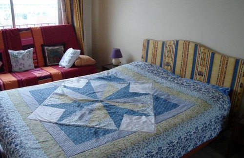 Quartier de la Chapelle Bed & Breakfast | Bed and breakfast in Paris, near metro, Wi-Fi, parking, large terrace,