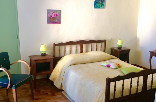 Salinelles Bed & Breakfast | Bed and Breakfast 'Printemps' with Shared Terrace, Private Garden and Wi-Fi