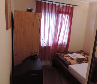 Ogulin House | Bed and Breakfast Victoria