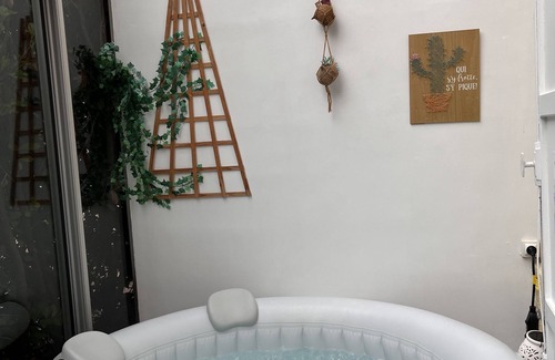 Troyes Apartment | ~bed & Bulles~spa Privé~pause Détente Romantique~