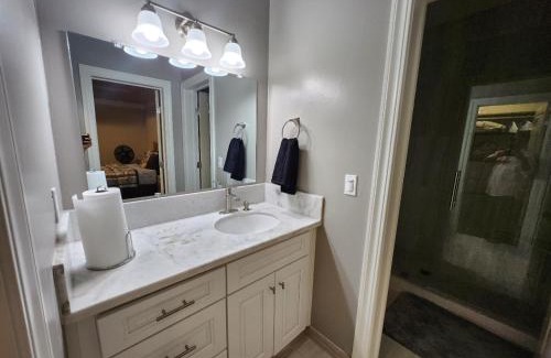Clovis House | Bedroom with Private Bath/Closet & shared kitchen/laundry