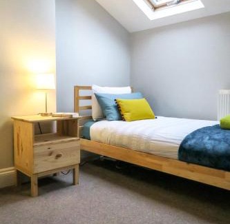 Preston Apartment | Bedzzz - Booklovers Dream