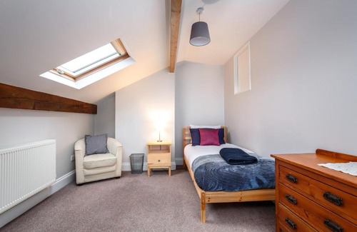 Preston Apartment | Bedzzz - Booklovers Dream
