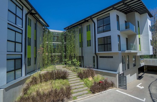 Santa Ana Apartment | BEE Suites Santa Ana