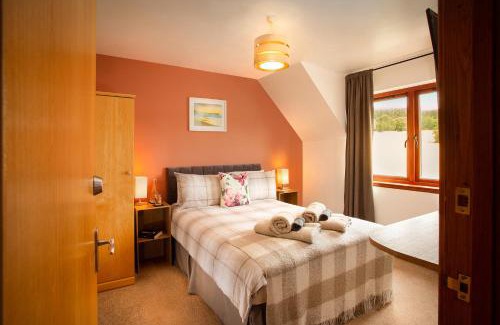 Alness House | Beechwood Lodge Guesthouse