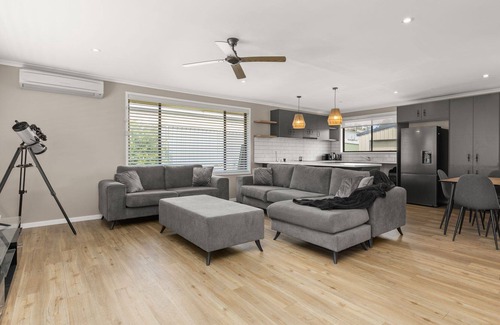 Huskisson House | Beecroft Beach Retreat
