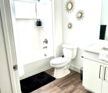 People's Freeway Apartment | Beehive Escape -Salt Lake City