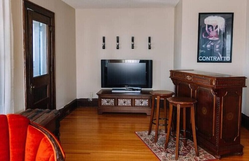 Powderhorn Apartment | BeekManor..