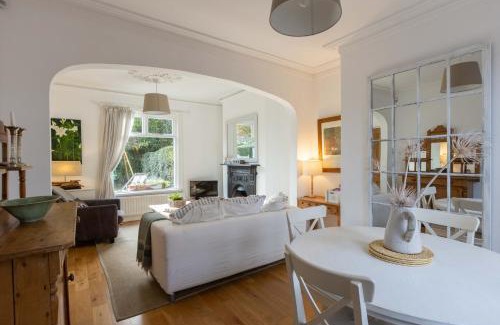 Belfast House | Beersbridge Cottage near Titanic Centre & Airport
