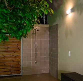 Kalamaki House | Behind The Waves
