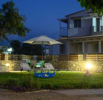 Kalamaki House | Behind The Waves
