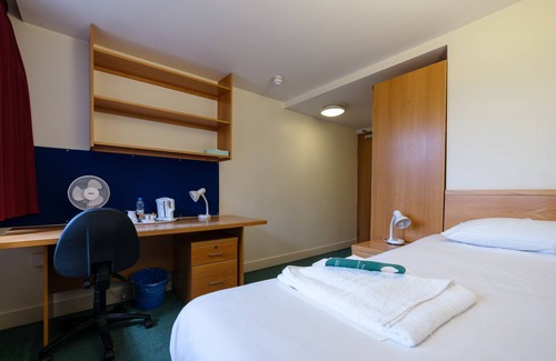 Knightsbridge and Belgravia Hotel | Beit Hall - Campus Accommodation