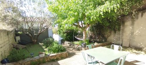 Beaumes-de-Venise Apartment | Bel appartement du centre ancien