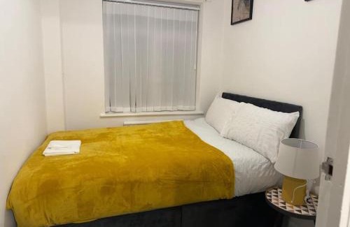 Havering Apartment | Bella Homes-Spacious 4 bedroom Modern Town house Romford