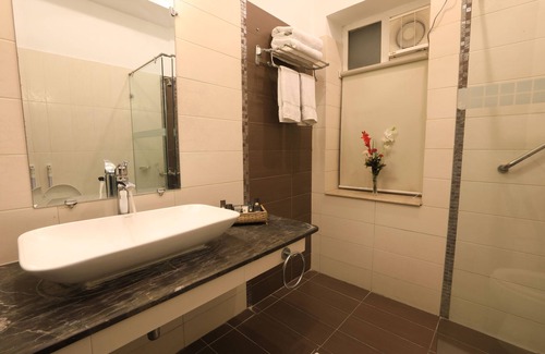 F-8 Sector Hotel | Bella View Lounge