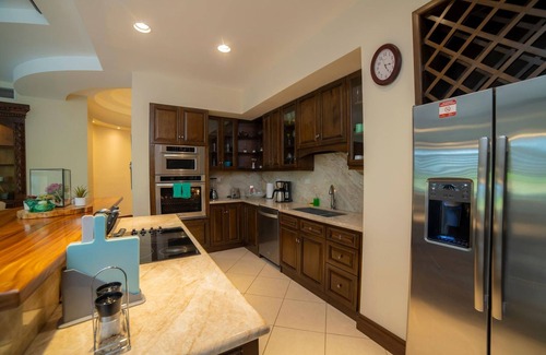 Herradura Villa | Bella Vista 3F- 3 bdr 3 1 2 Bath Family