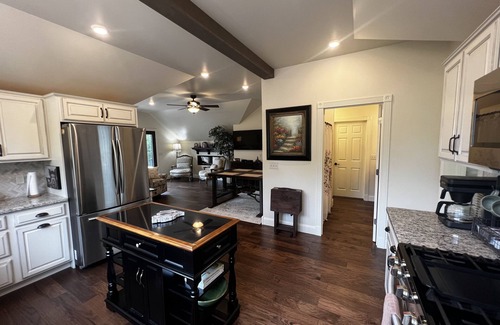 Charlevoix House | Bella Vista Carriage House- Lake Michigan View 2 bedroom 2nd story living space