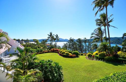 Hamilton Island Apartment | Bella Vista E9 - Ocean View Spacious 2 Bedroom with golf buggy