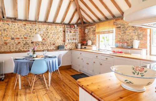 Weybourne House | Bellas Barn by Big Skies Cottages