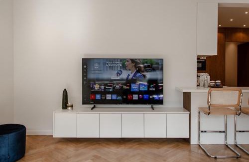 Mellet Apartment | Bellavista Luxe Apartment with Leie View