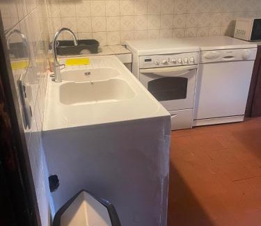 Hopitaux-Facultes House | Belle chambre en bois chez Antoine