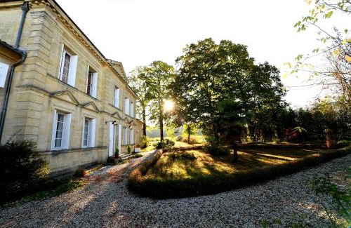 Bossugan Villa | Belle demeure familiale avec piscine proche St Emilion