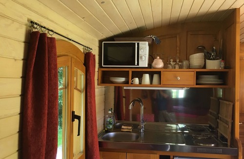 Saint-Pardoux House | Belle Epoque Trailer of Saint-Pardoux 63440 2 places