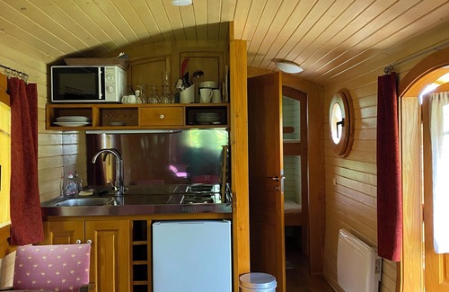 Saint-Pardoux House | Belle Epoque Trailer of Saint-Pardoux 63440 2 places