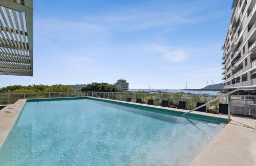 Cairns Central Business District Apartment | Belle Escapes 24 Harbour Lights Water View Apartment